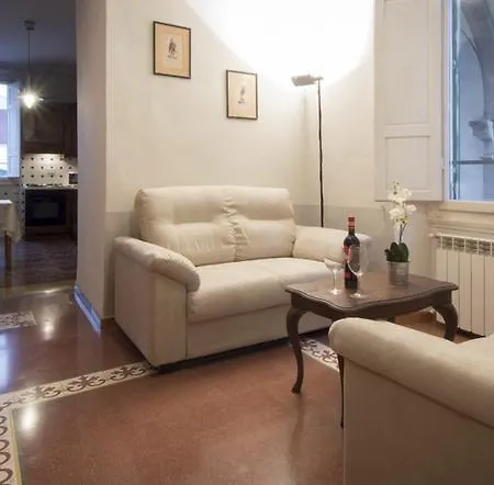 Appartement House In The San Pier Maggiore Arch