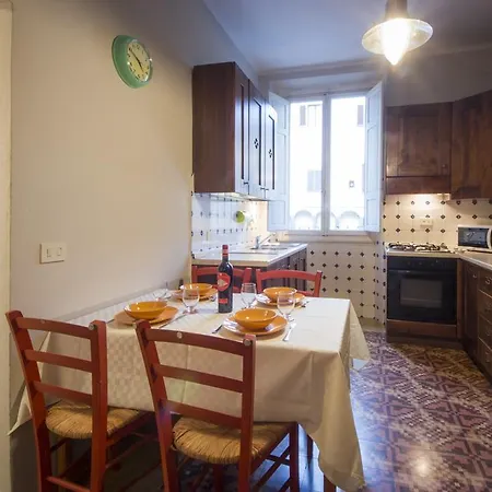 Appartement House In The San Pier Maggiore Arch