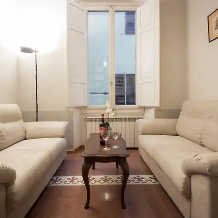 Appartement House In The San Pier Maggiore Arch